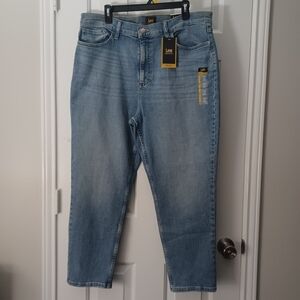NEW LEE Legendary High Rise Mom Jeans Sz 18 Short